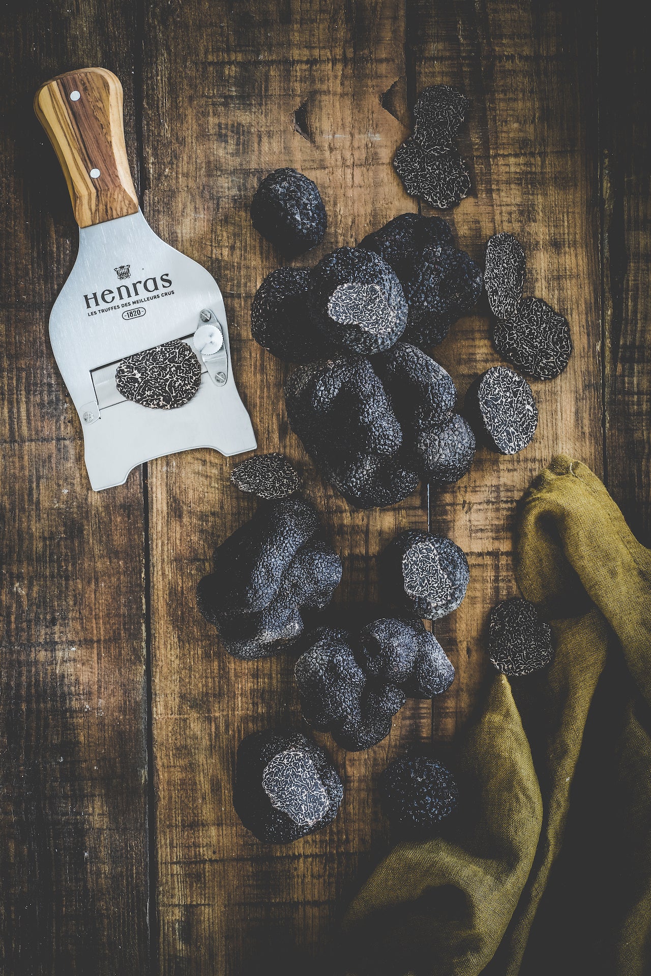 Truffes noires du Périgord fraîches Entières - tuber melanosporum