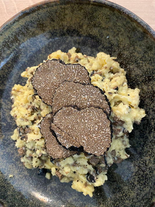 Œufs brouillés à la truffe d'automne : une recette simple et gourmande