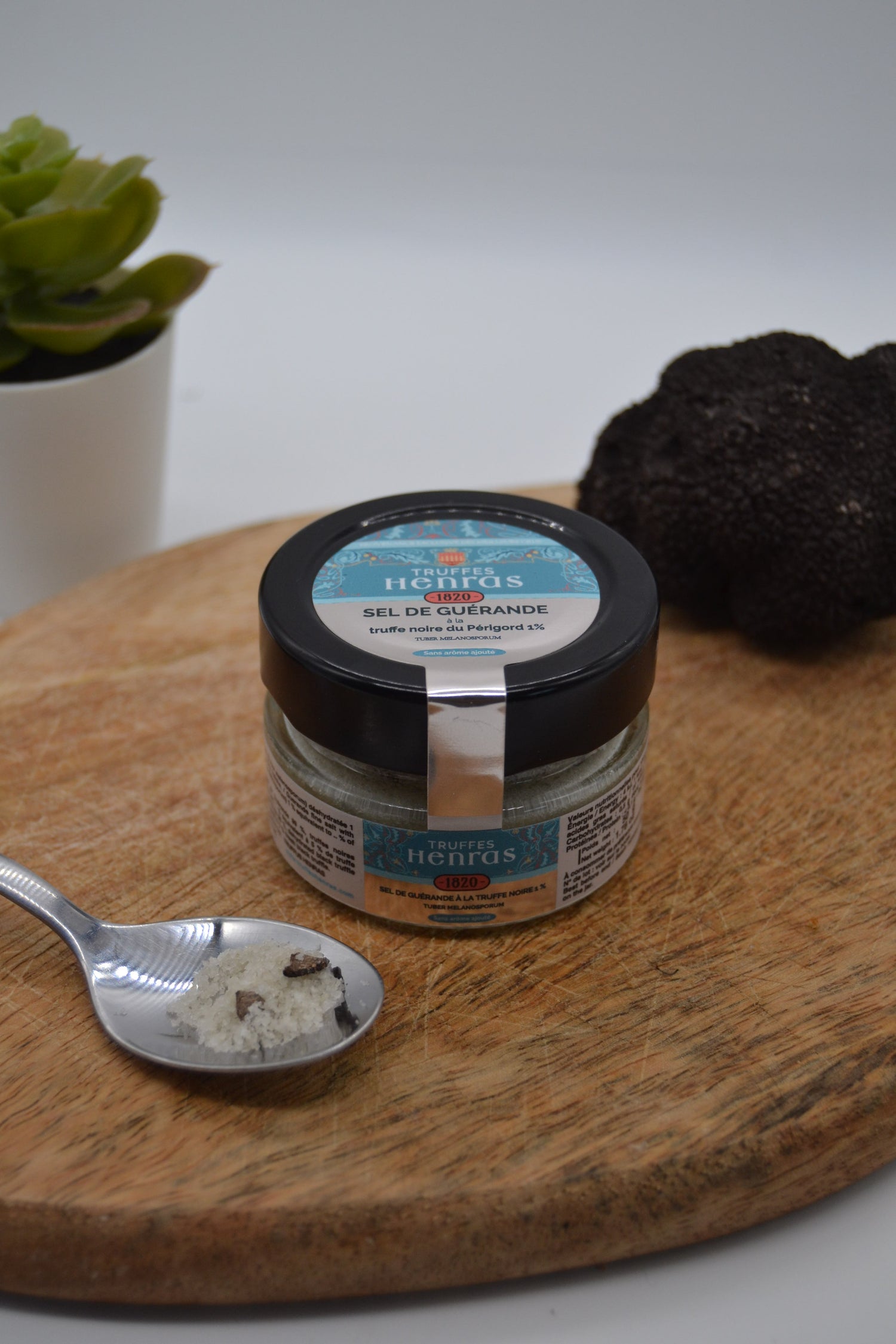 Sel à la truffe brumale 5% et à l'arôme truffe noire fraîche - Sels  d'exception/Sels aromatisés - ginaepices